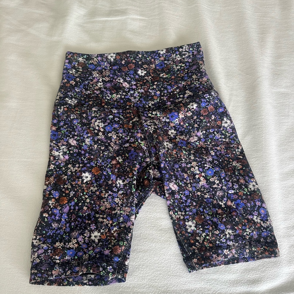 Lululemon biker shorts never worn size 2/4